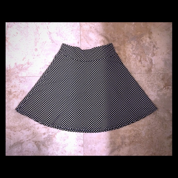 polka dot skater b/w skirt (wear high or low rise) - Picture 1 of 2